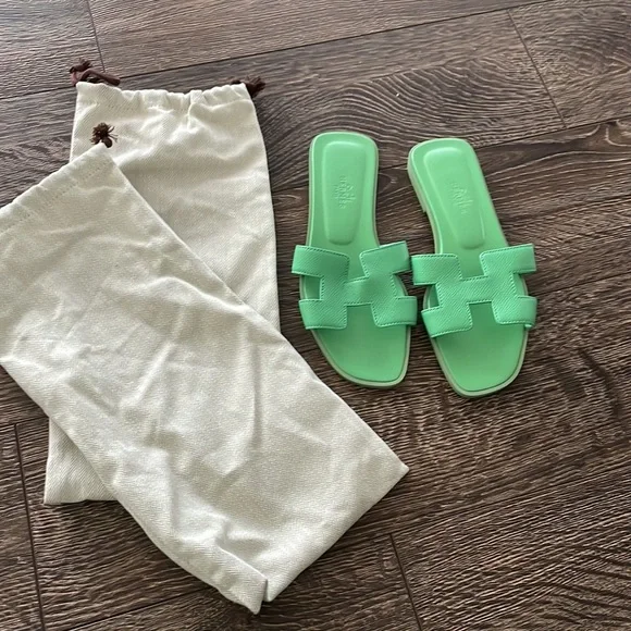 NWT Hermes Green Oran Size 5 Sandals. - Picture 2 of 5